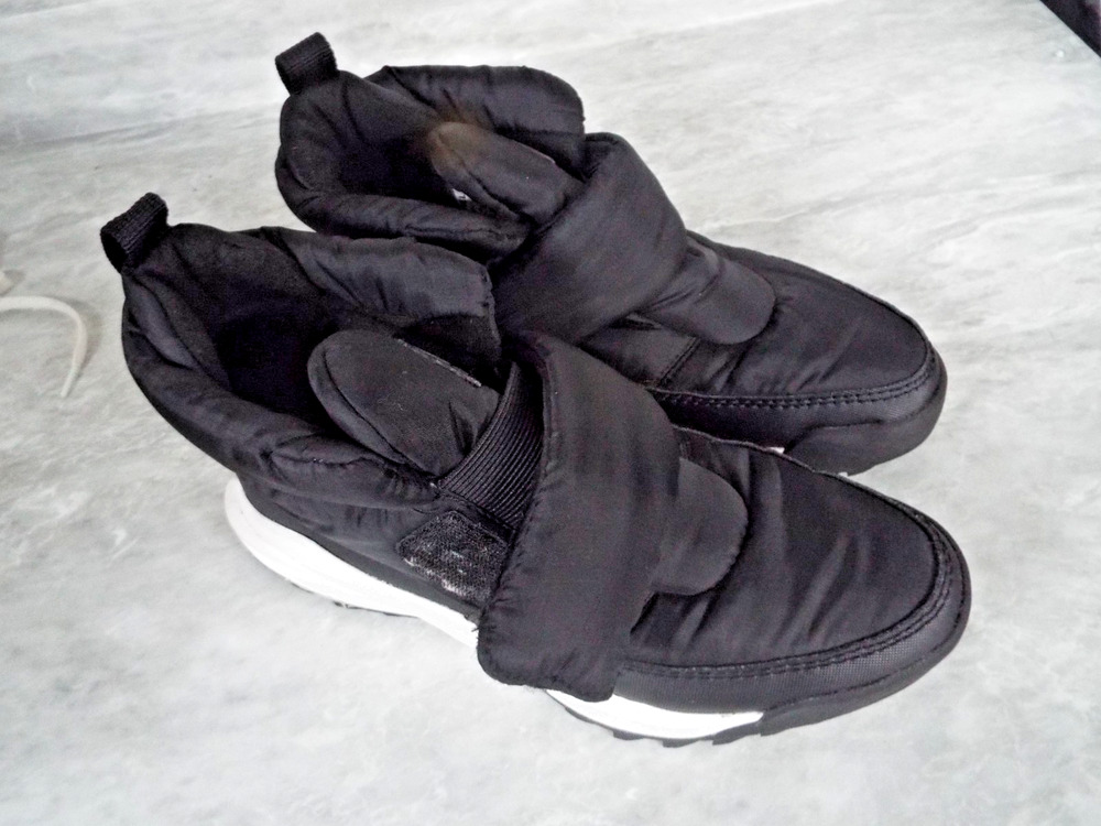 Sorel Kinetic RNEGD Storm Waterproof Women's Black Winter Sneakerboot Sz 10.5